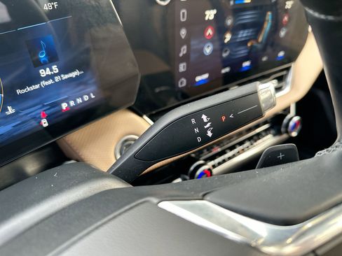 Used 2025 Chevrolet Equinox ACTIV w/ Safety and Technology Package image 20