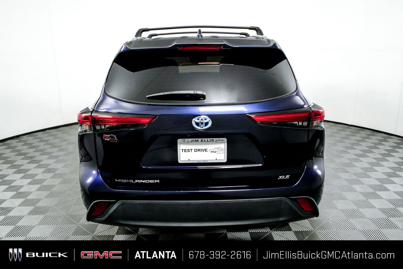 Used 2021 Toyota Highlander XLE FWD image 28