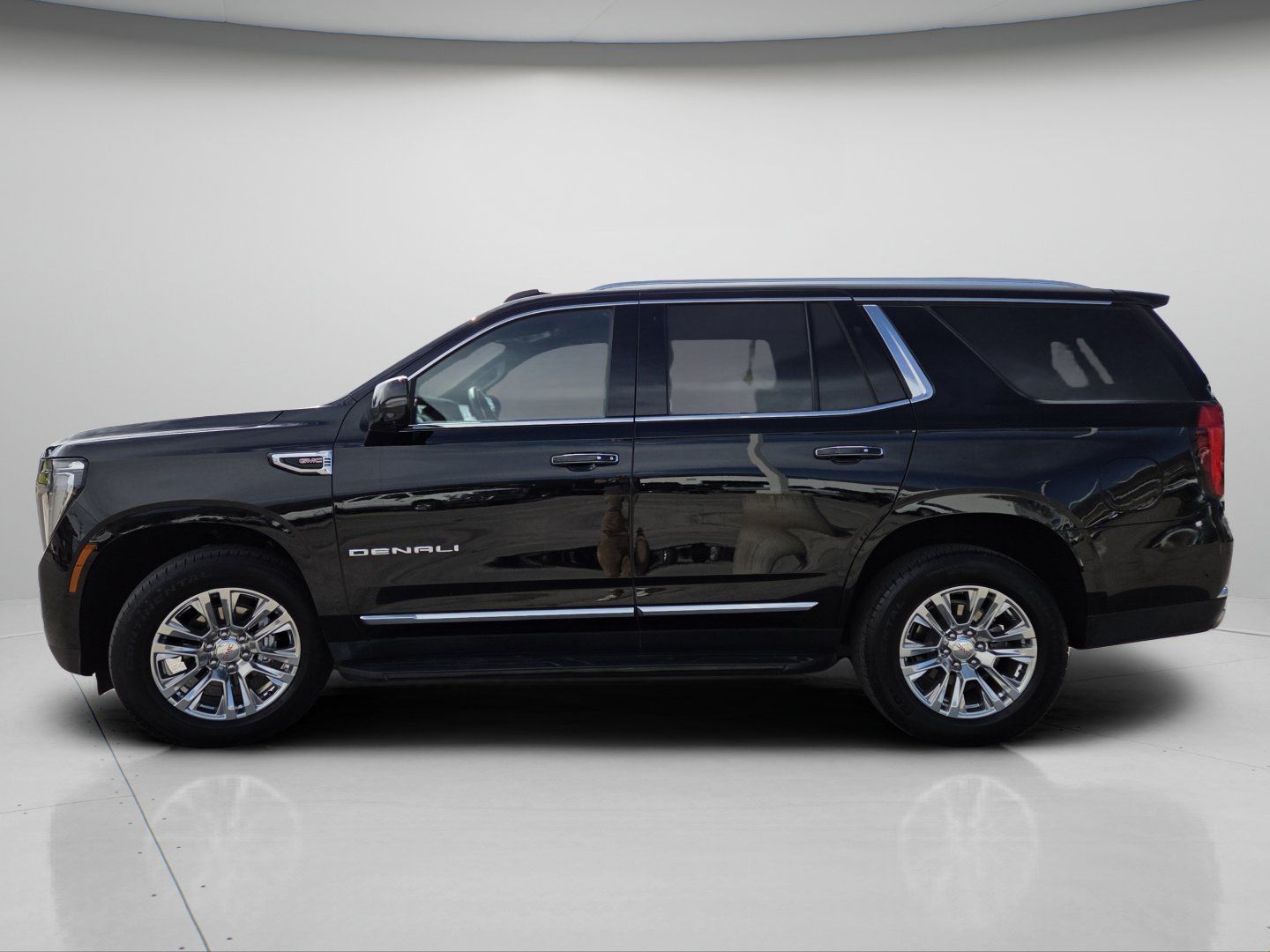 Used 2025 GMC Yukon Denali AWD/4WD image 24