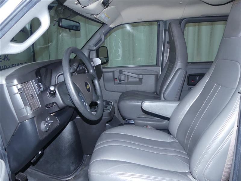 Used 2022 Chevrolet Express 3500 LS RWD image 16