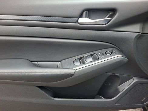 Certified 2024 Nissan Altima 2.5 SV w/ SV Premium Package image 12