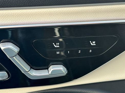 Used 2025 Mercedes-Benz E 350 4MATIC Sedan image 36