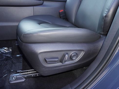 Certified 2025 Toyota Grand Highlander FWD image 14