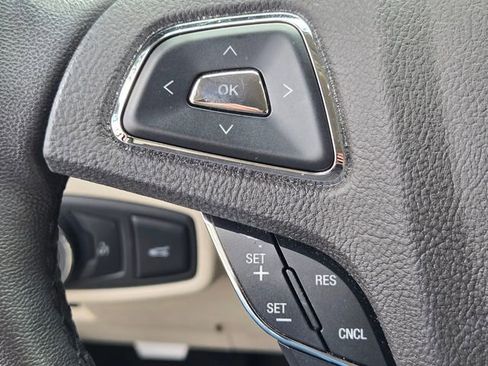 Used 2019 Lincoln MKC Premiere FWD image 24