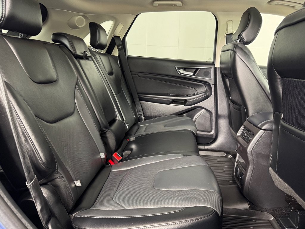 Used 2018 Ford Edge Titanium w/ Equipment Group 302A FWD image 24
