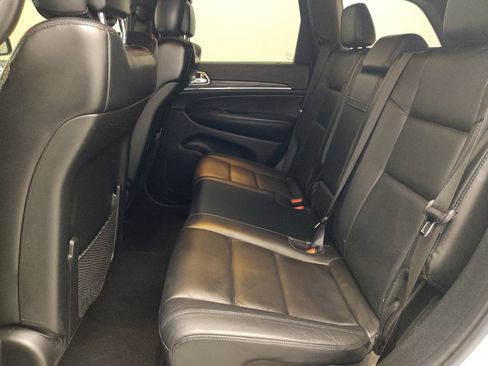 Used 2019 Jeep Grand Cherokee Limited w/ Trailer Tow Group IV image 18