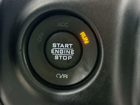 Used 2021 Jeep Wrangler Unlimited Sahara image 21