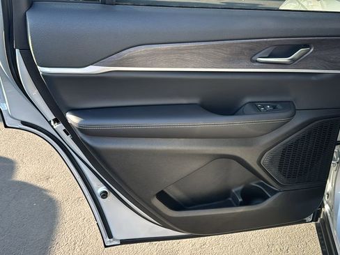 New 2025 Jeep Grand Cherokee L Limited image 16