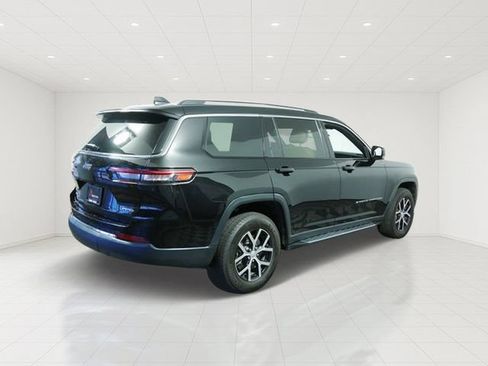 Certified 2023 Jeep Grand Cherokee L Limited w/ Trailer Tow Package AWD/4WD image 7