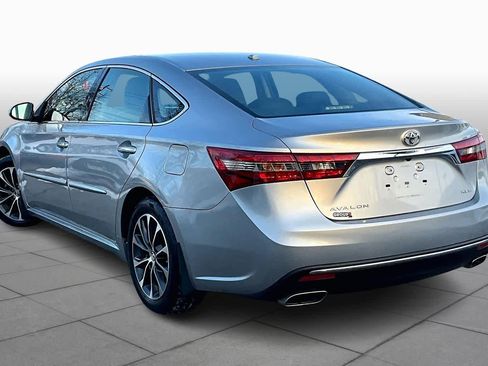 Used 2016 Toyota Avalon XLE Premium image 11