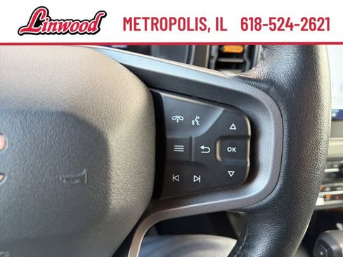 Used 2022 Ford Bronco Badlands image 16