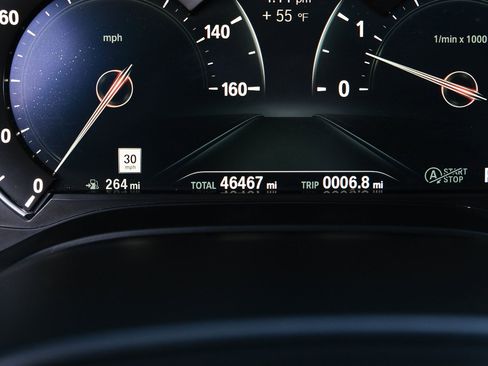 Used 2018 BMW 540i w/ M Sport Package image 31