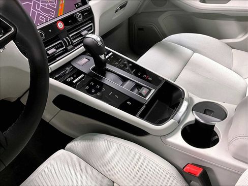 New 2026 Porsche Macan S image 17