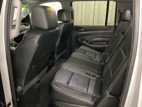 Used 2019 Chevrolet Suburban LT image 26