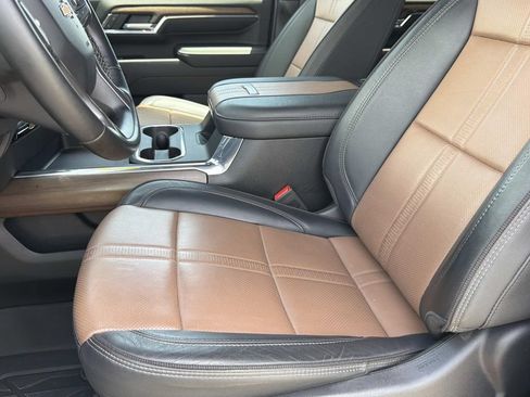 Used 2024 Chevrolet Silverado 2500 High Country w/ High Country Premium Package AWD/4WD image 14