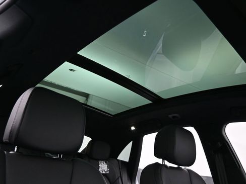 New 2026 Porsche Macan image 18