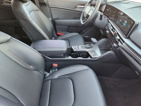 New 2026 Kia Sportage SX image 12
