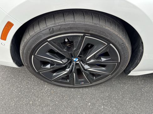 Used 2023 BMW 760i xDrive w/ Executive Package image 32