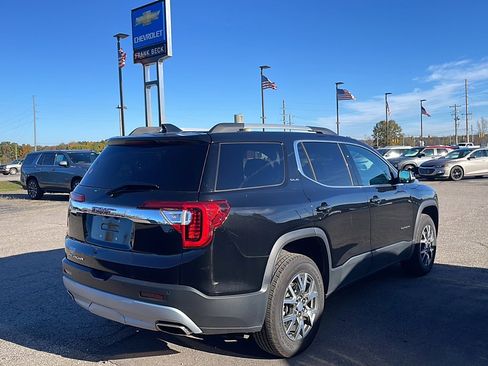 Used 2023 GMC Acadia SLE w/ Driver Convenience Package image 4