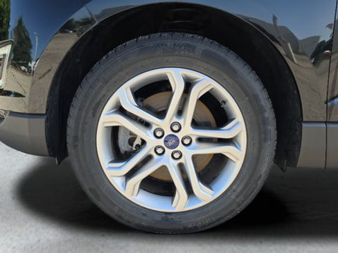 Used 2016 Ford Edge Titanium w/ Technology Package AWD/4WD image 27