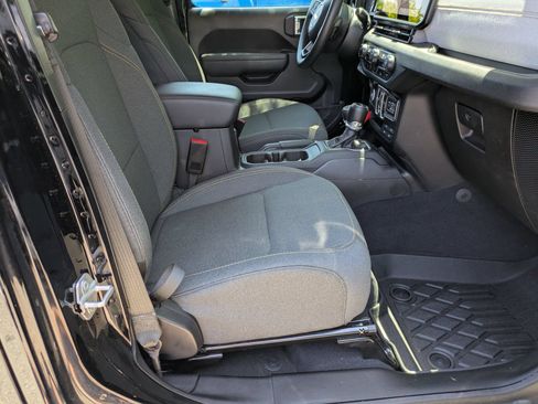 Used 2024 Jeep Gladiator Sport AWD/4WD image 31
