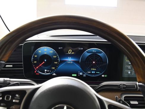 Used 2021 Mercedes-Benz GLS 580 4MATIC image 30