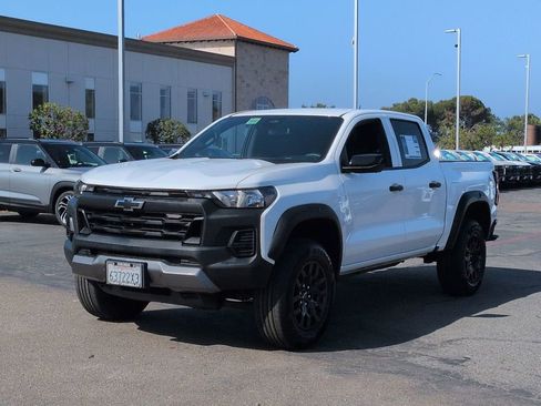Used 2023 Chevrolet Colorado Trail Boss w/ Technology Package AWD/4WD image 1