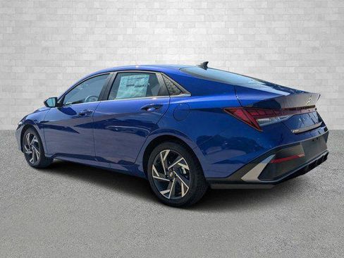 New 2024 Hyundai Elantra SEL w/ Convenience Package image 4
