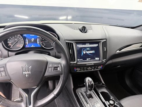 Used 2018 Maserati Levante AWD/4WD image 23
