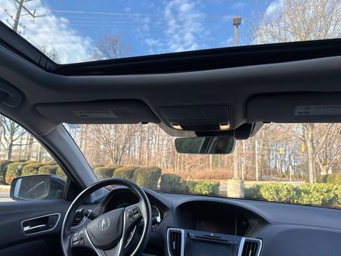 Used 2020 Acura TLX image 8