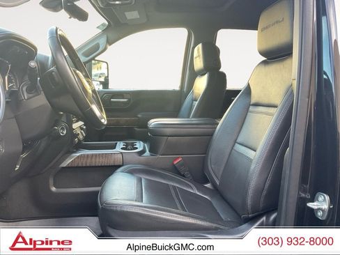 Used 2023 GMC Sierra 2500 Denali w/ Denali Black Diamond Edition image 9