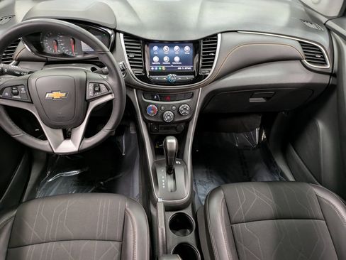 Used 2022 Chevrolet Trax LT w/ LT Convenience Package image 23