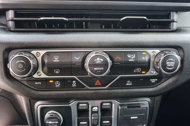 Used 2025 Jeep Gladiator Sport AWD/4WD image 18