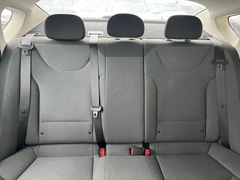 Used 2025 Kia K4 LXS image 37