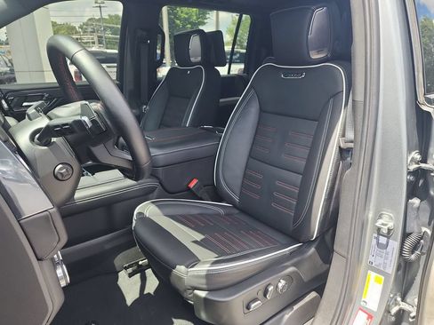 Certified 2025 GMC Yukon XL AT4 Ultimate AWD/4WD image 20