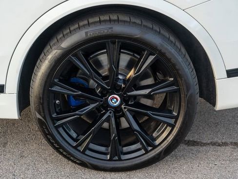 Used 2022 BMW X7 M50i w/ Dynamic Handling Package image 10