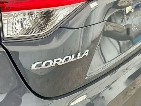 Used 2025 Toyota Corolla LE FWD image 10