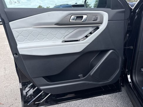 New 2025 Ford Explorer Platinum w/ Ultimate Package image 19