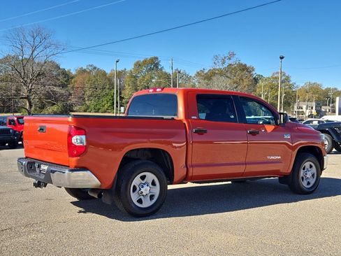 Used 2018 Toyota Tundra SR5 image 6