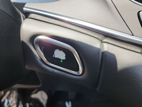 Used 2017 Buick LaCrosse Essence FWD image 21