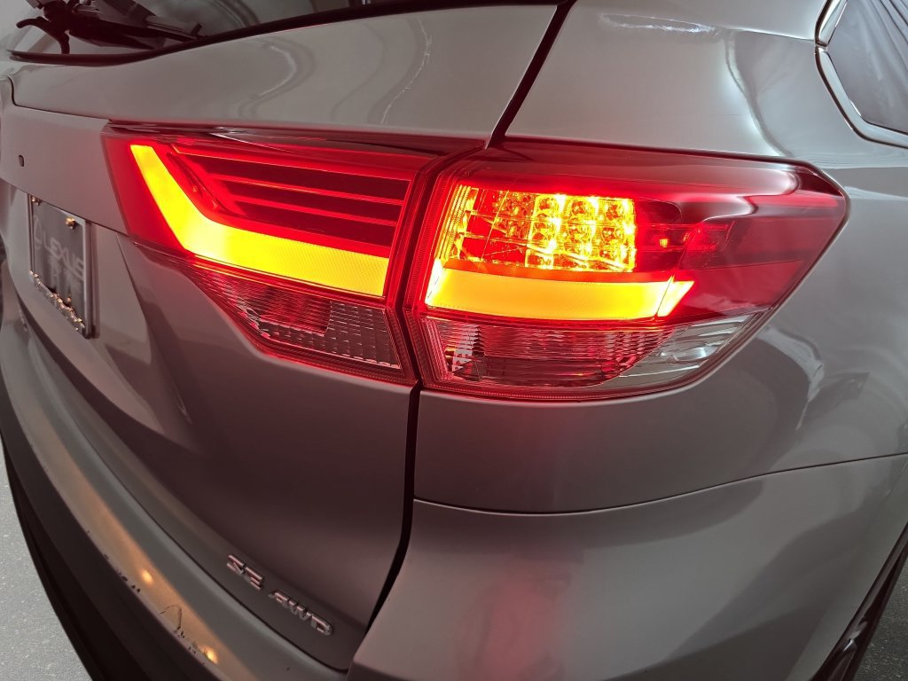 Used 2017 Toyota Highlander SE AWD/4WD image 33