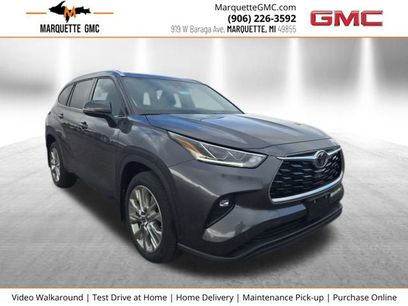 Used 2023 Toyota Highlander Limited