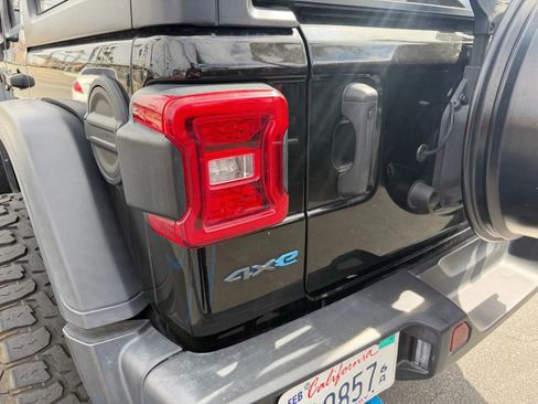 Used 2022 Jeep Wrangler Unlimited Rubicon 4xe image 10