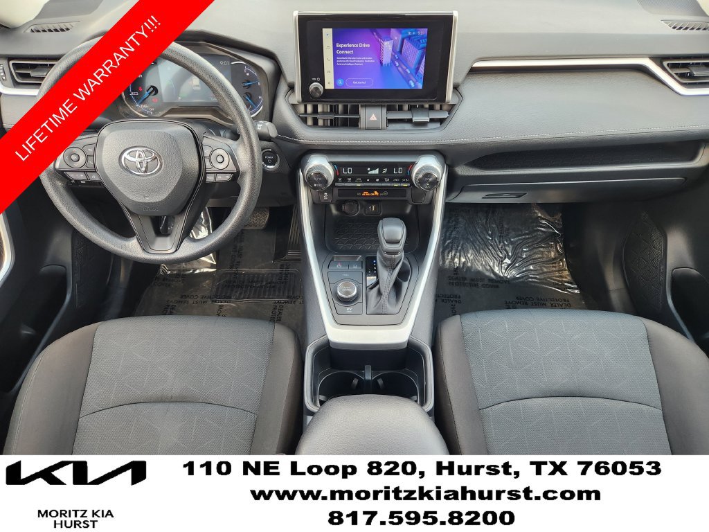 Used 2025 Toyota RAV4 XLE AWD/4WD image 5
