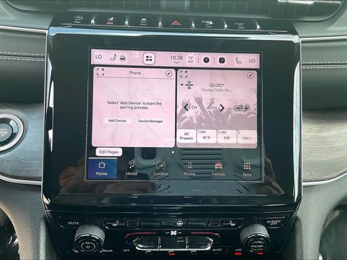 Used 2022 Jeep Grand Cherokee Limited w/ Trailer Tow Prep Group (B) RWD image 34