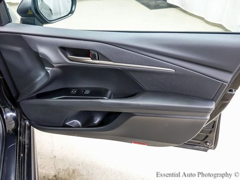 Used 2025 Toyota Camry SE image 23