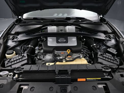 Used 2016 Nissan 370Z Roadster image 36