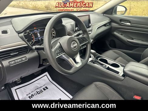 Used 2024 Nissan Altima 2.5 SV image 10