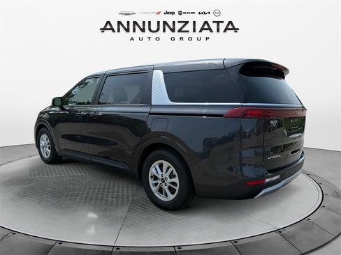 Used 2024 Kia Carnival LX image 3