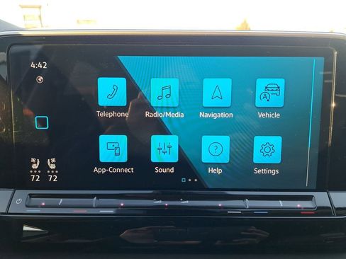 Used 2024 Volkswagen Atlas SE image 12